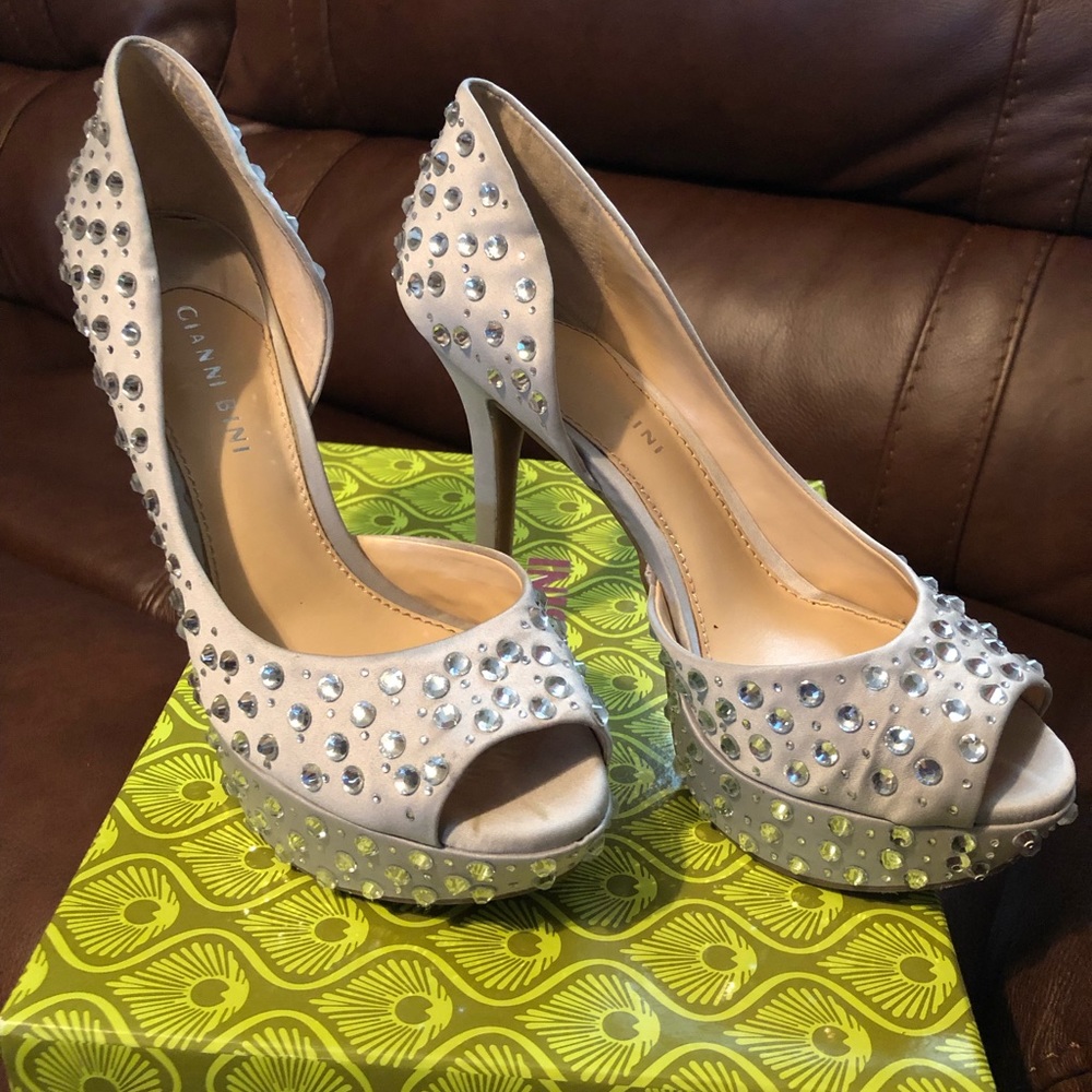 Gianni Bini silver heels